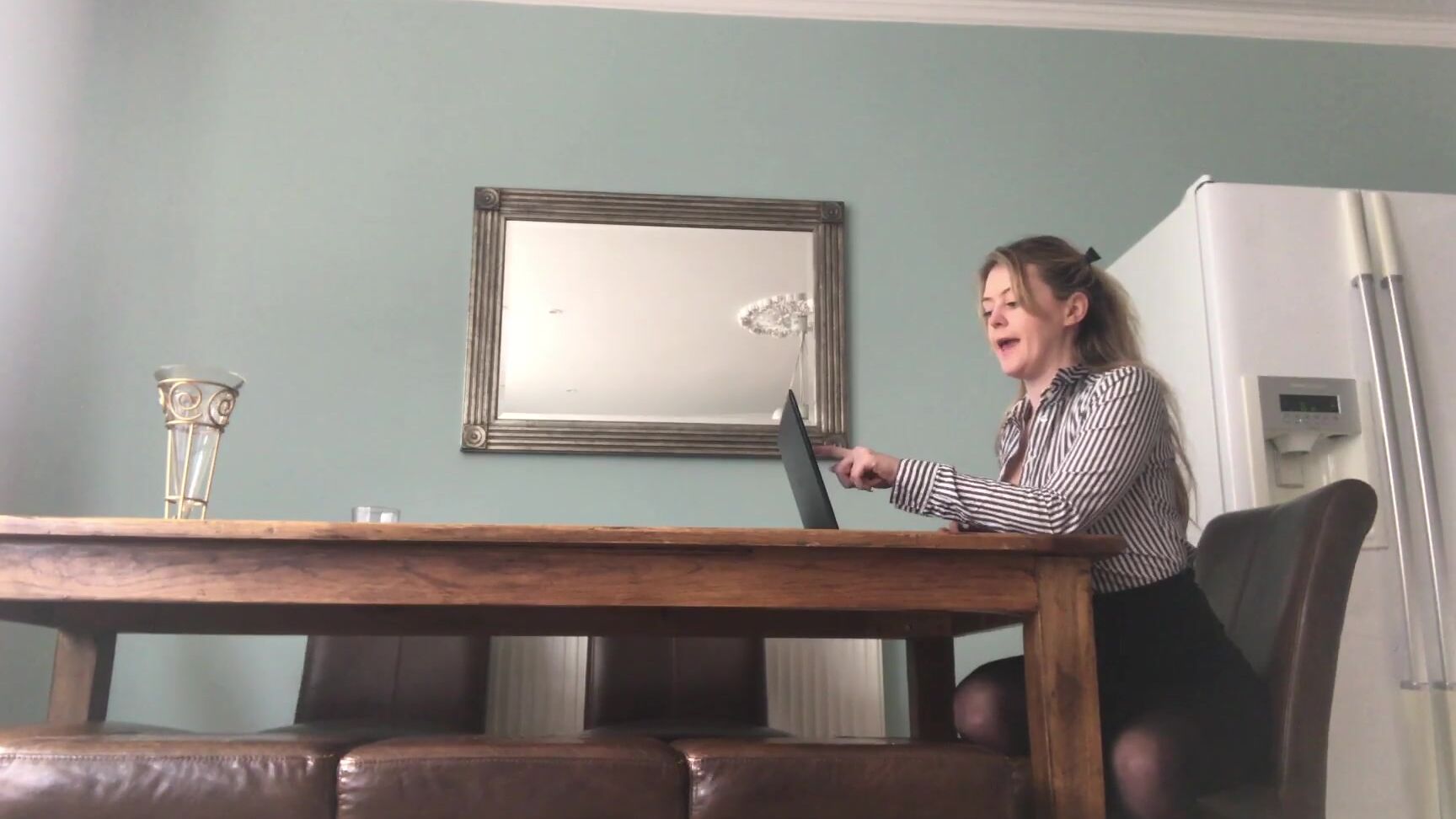 Brookielittleuk Joi In The Workplace Min Video