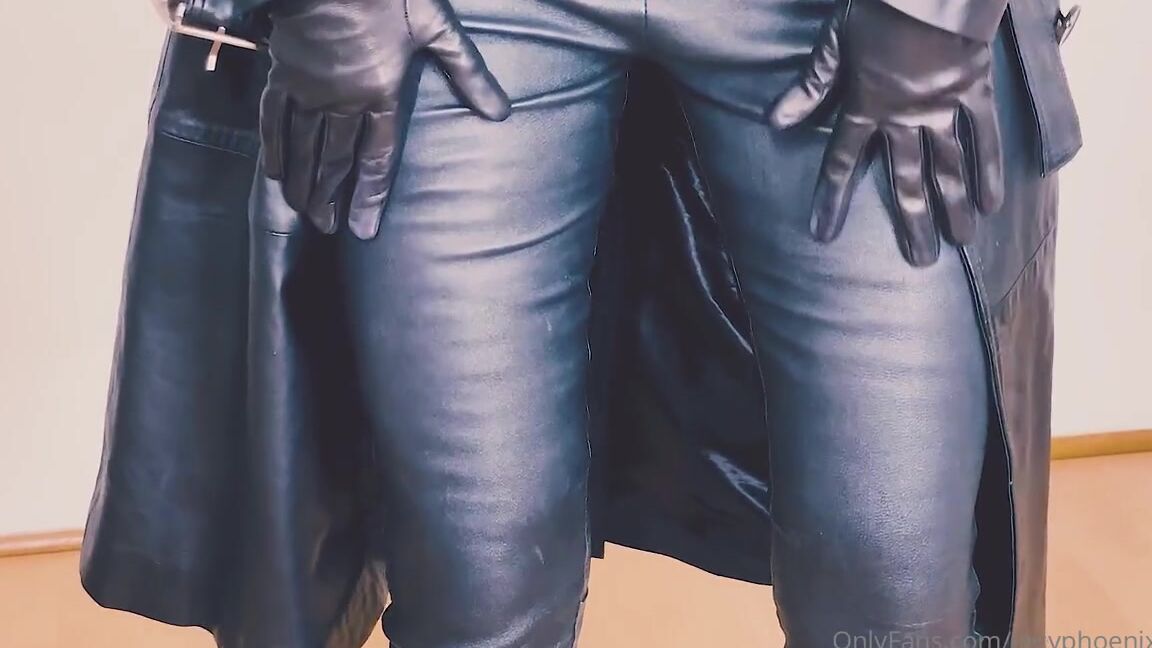 Lady Phoenix Nicknamed Ladyphoenix Ldn Onlyfans New Clip Worship My Leather I Cant Help But Get Extremely Horny Whenever I Wear My Shiny Black Lea