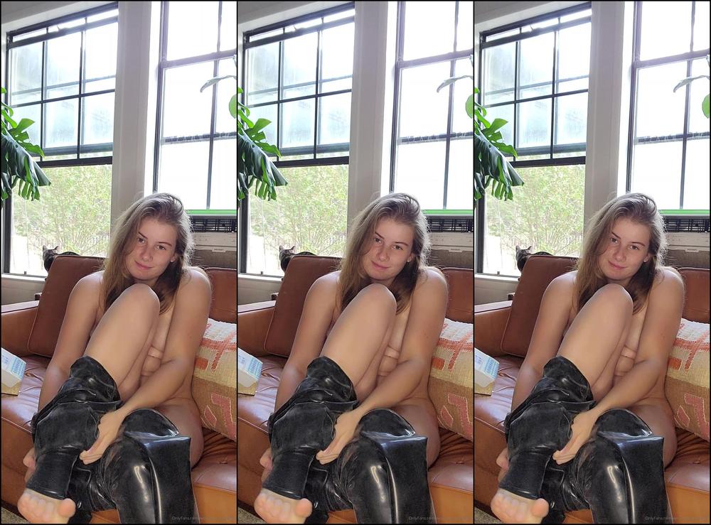 Welcome To Jezebels My First Time Putting This Catsuit On I Literally Can T Believe Just How Perfectly It