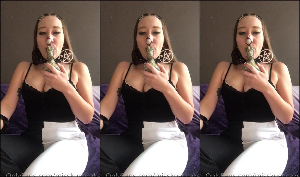 Misskushcakes 2028463839 02 10 2021 Happy 420