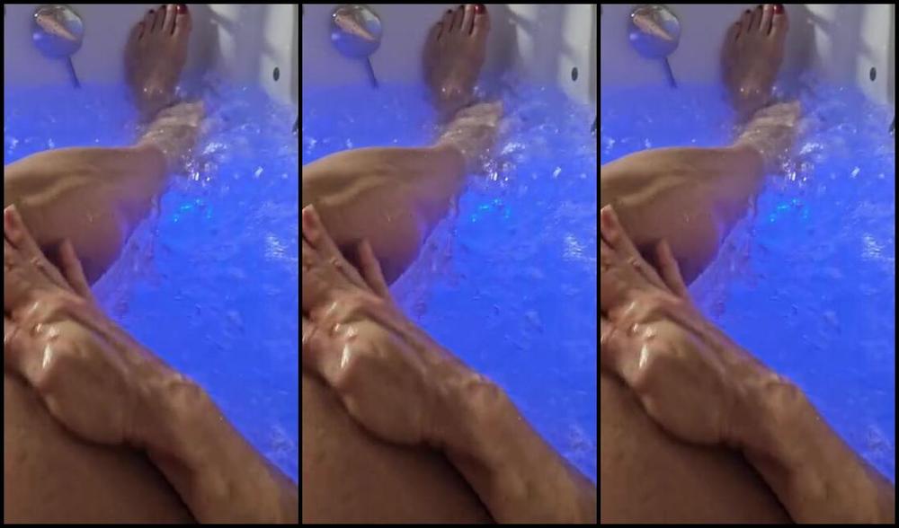 Flirtygirl370Z Nicknamed Flirtygirl370Z Onlyfans Morning Baths Are Relaxing And Rejuvinating Aaahhhh