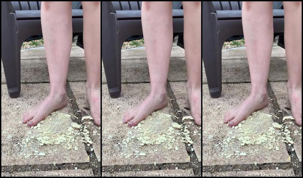 Victoria Soles Nicknamed Sassysolesxo 02 09 2021 Onlyfans Video Just Crushing Some Saltines Dont Mind Me