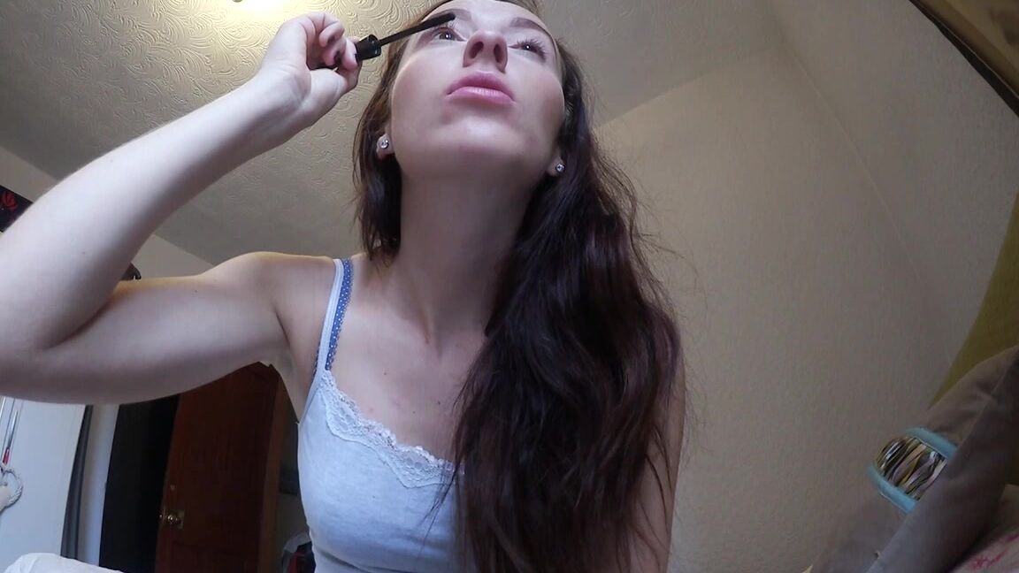 Sophia Smith Bare Face To Make Up