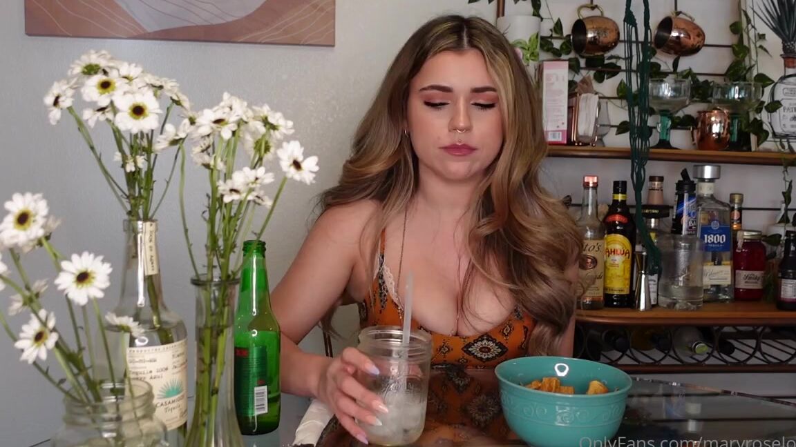 Mary Rose Love Nicknamed Maryroselove69 Onlyfans A Little Snack