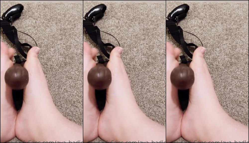 Ava Hadley Here S A Surprise Free Joi For My Stinky Sock Feet Lovers Cheat On Your Gf With My Smel