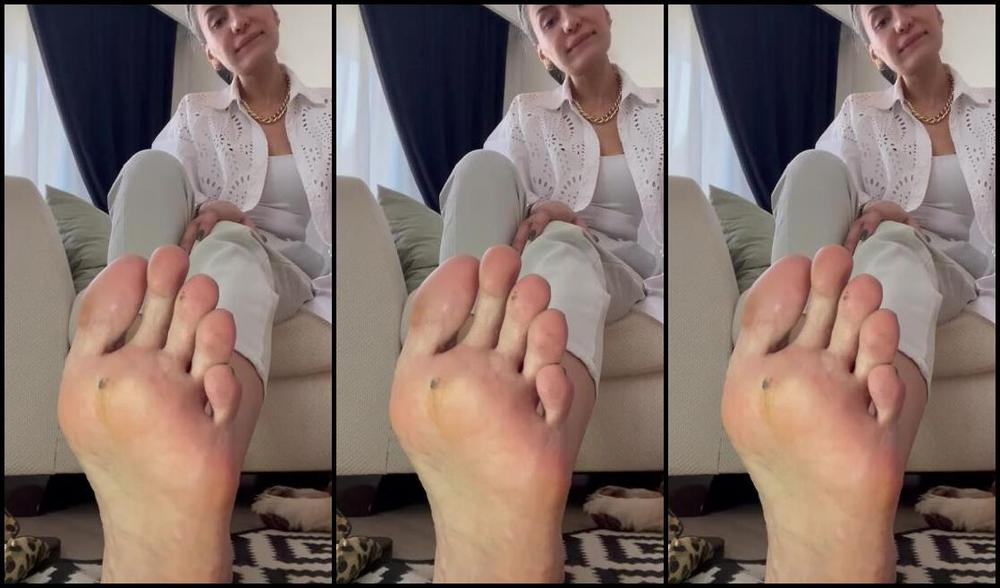 Mistressfulya Onlyfans Kirli Ayaklar Mevsimi Balad Yaz Geldi Terlikler Giyilsin Tabanlar Toz Iinde Kalsn Bakalm Temip