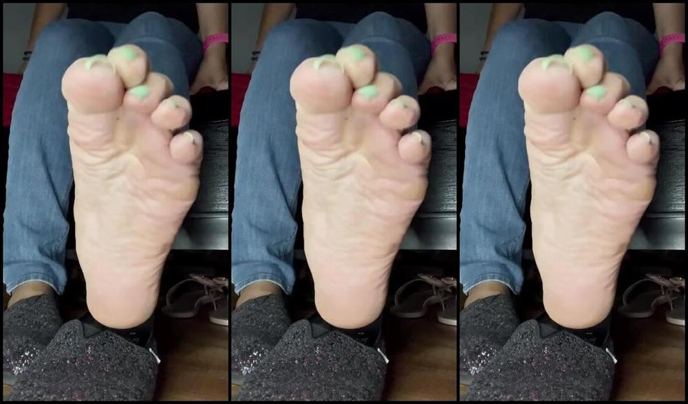 Natasha Aka Vibez3 Onlyfans I Need Some Pathetic Bitch To Clean My After Work Toe Jam Off Extra Cheesy