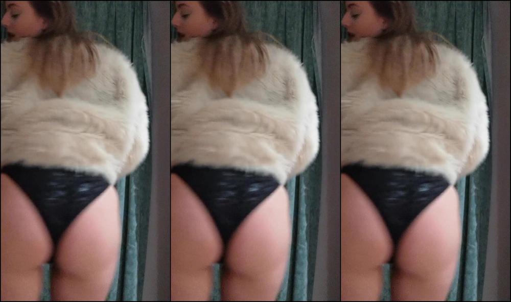 Lottiirose Fluffing It Up