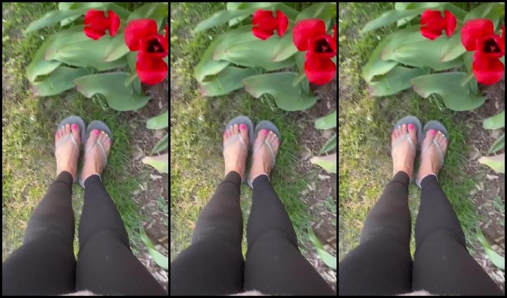 Adventuretoeskat Nicknamed Missadventuretoeskat Onlyfans Out Doing Some Yard Work Yes They Are Dirty Can You Tell How Bad I Need A Massage