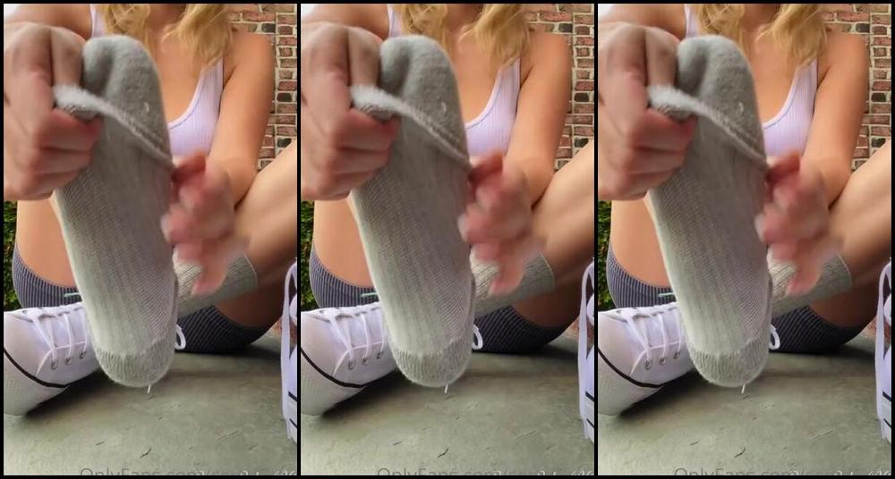 Sam Soles Nicknamed Sams Soles Onlyfans I Knew You Wanted To Watch Me Take Off My Sweaty Converse And Socks Sd