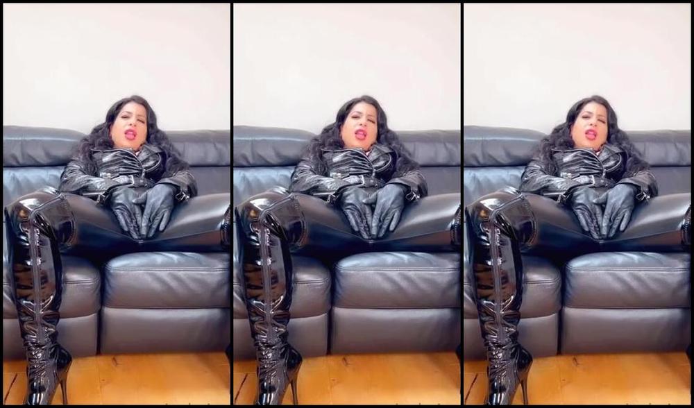 Lady Ayse Nicknamed Ladyayse Onlyfans Mhhhh Touching In Leahter Makes Me Always Horny