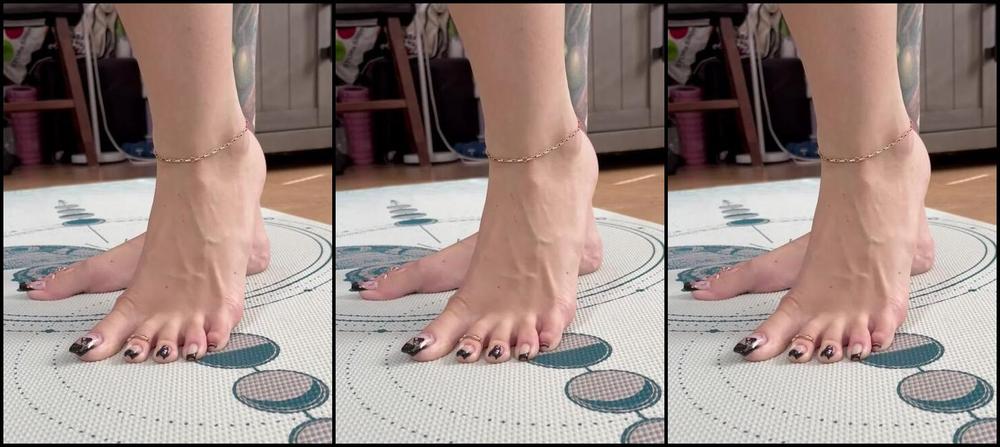 Greek Goddess Li Aka Greekli77 11 05 2024 Onlyfans Video Wanted To Show Off My Dirty Soles Post Workout