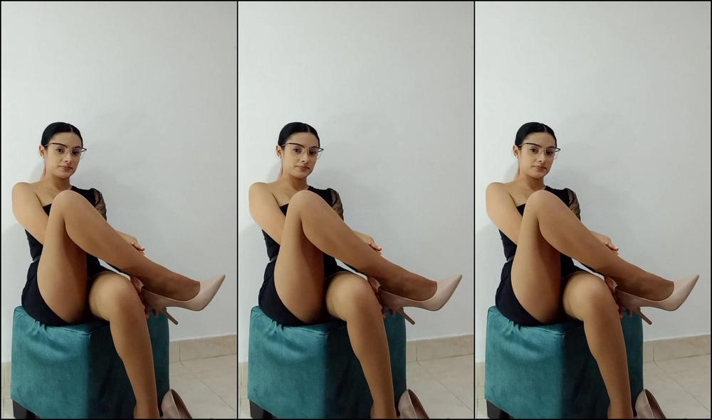 Angieefeet What Would You Do If Your Boss Takes Off Her Shoes In Front Of You And Asks You To Give He