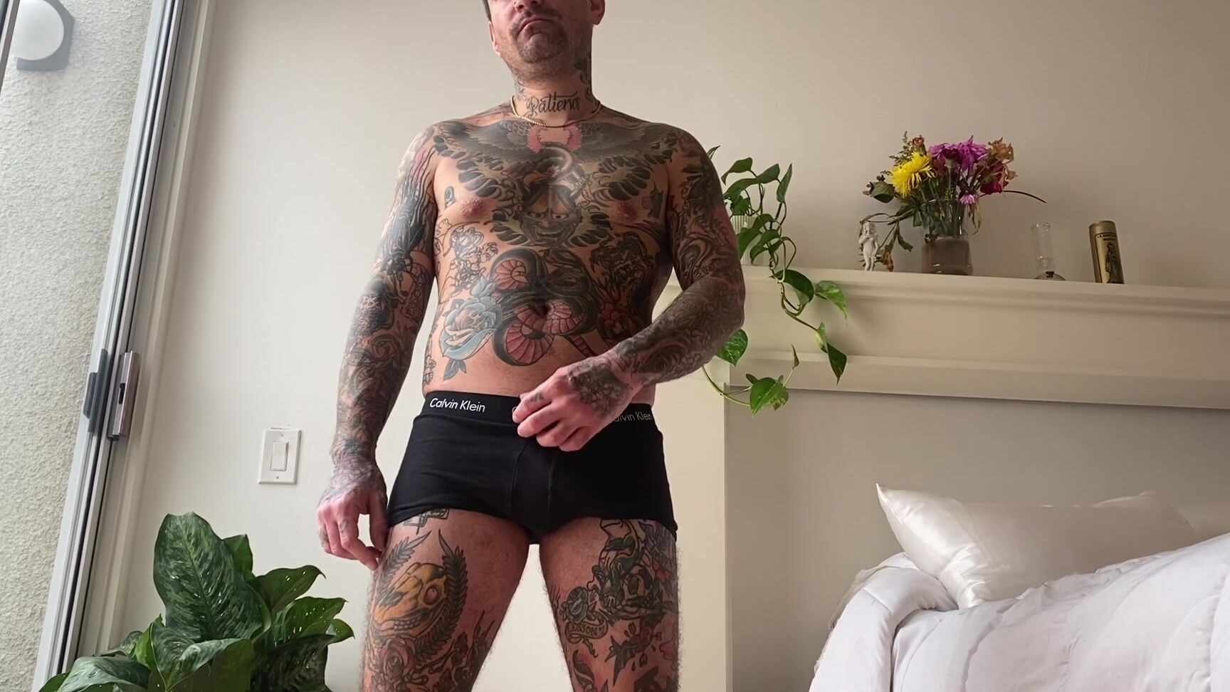 Shrinking Fetish,Cuckolding,Femdom,Gay Humiliation,Cum Eating Instruction scarlett cummings short fag shrinks cucks stud ManyVids