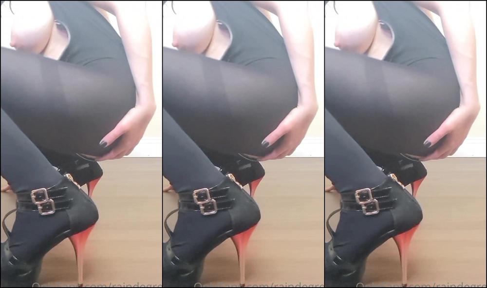 Raindegrey 741161327 08 20 2020 On My Hands And Knees Right In Front Of You