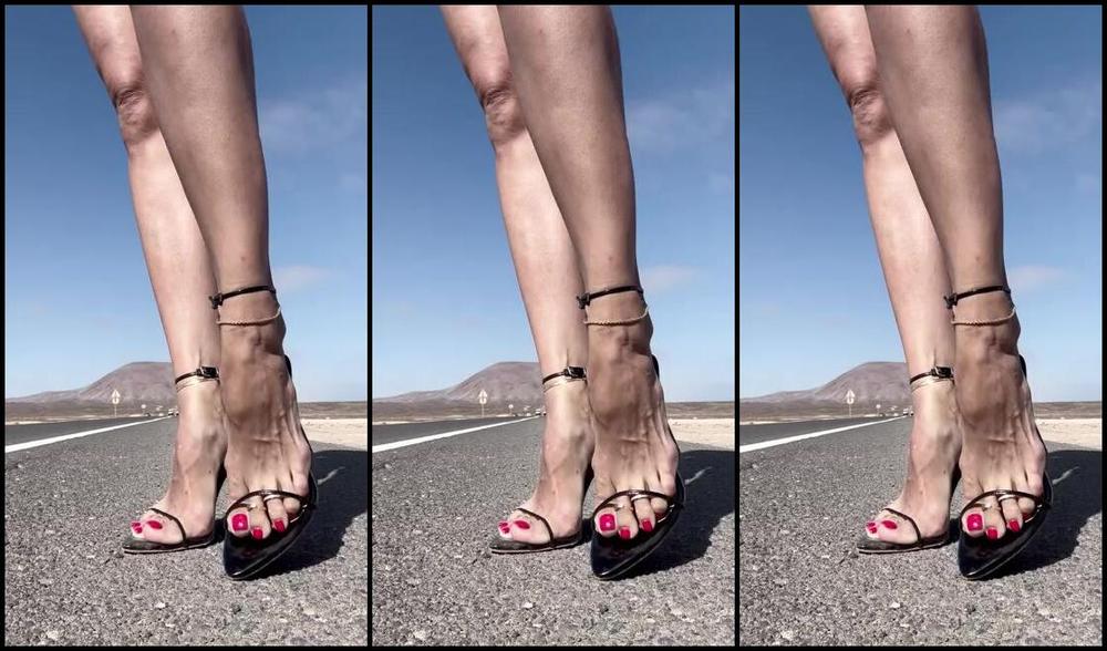 Heels Of Mine Nicknamed Heelsofmine 11 24 2023 Onlyfans Video Posing On The Street Giving Little Bit Of Distraction For Drivers