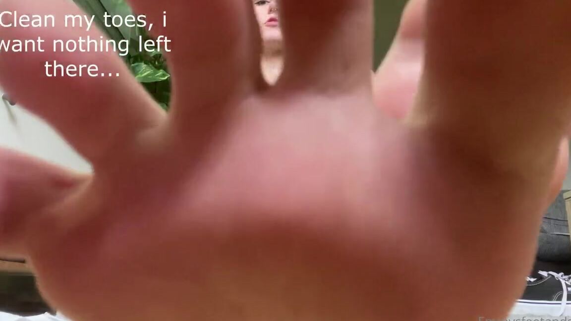 Emmysfeetandsocks Aka Emmyfeetandsocks Onlyfans Im Your Stepsister Again And I Found A Way For You To Swallow All Of My Footsweatp