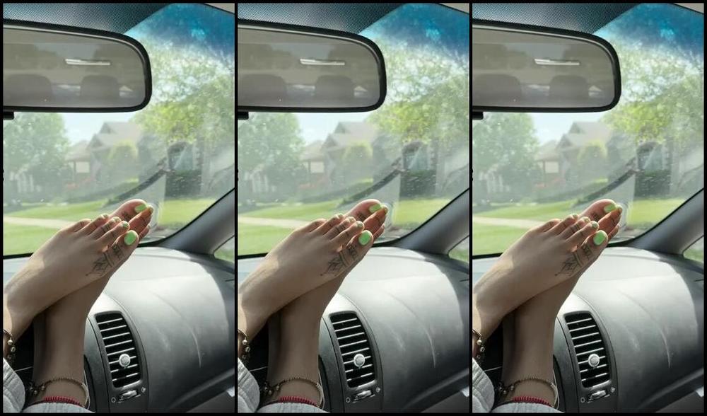 Zafeetllc Onlyfans Car Toes And Grass Watering Dallasfootmodelsent