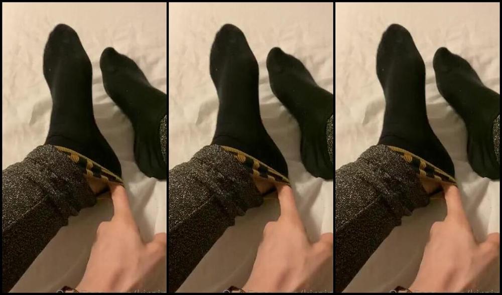 Kiro Queen Aka Kirojpg Femdom 09 28 2021 Onlyfans Video Taking Off Dirty Socks After 11 Hours In Work