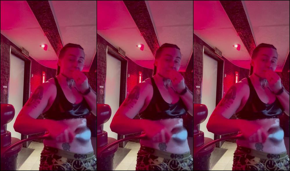 Lesbianlounge 3581323218 12 01 2024 This Was In The Spa Of Our Cruise Where Should We Get Freaky Next