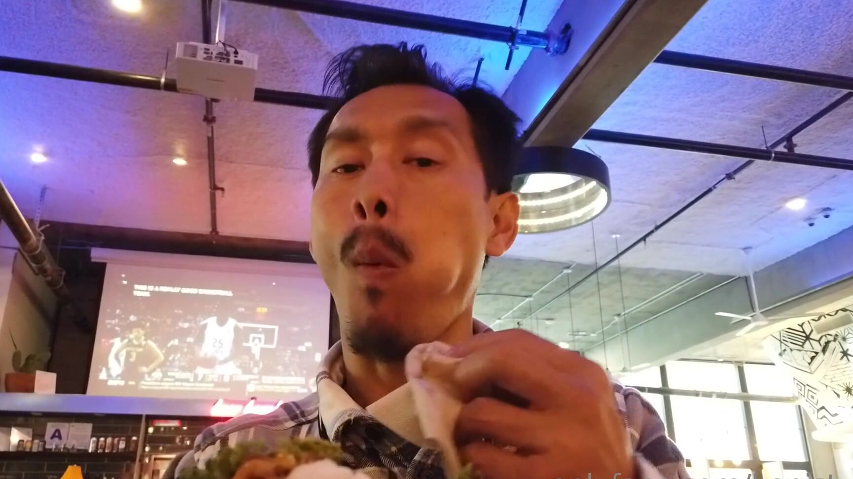 Kenistyles Back To La Still Walking It Out Found A Spot Near Bill S Exploring Vegan Burgers With