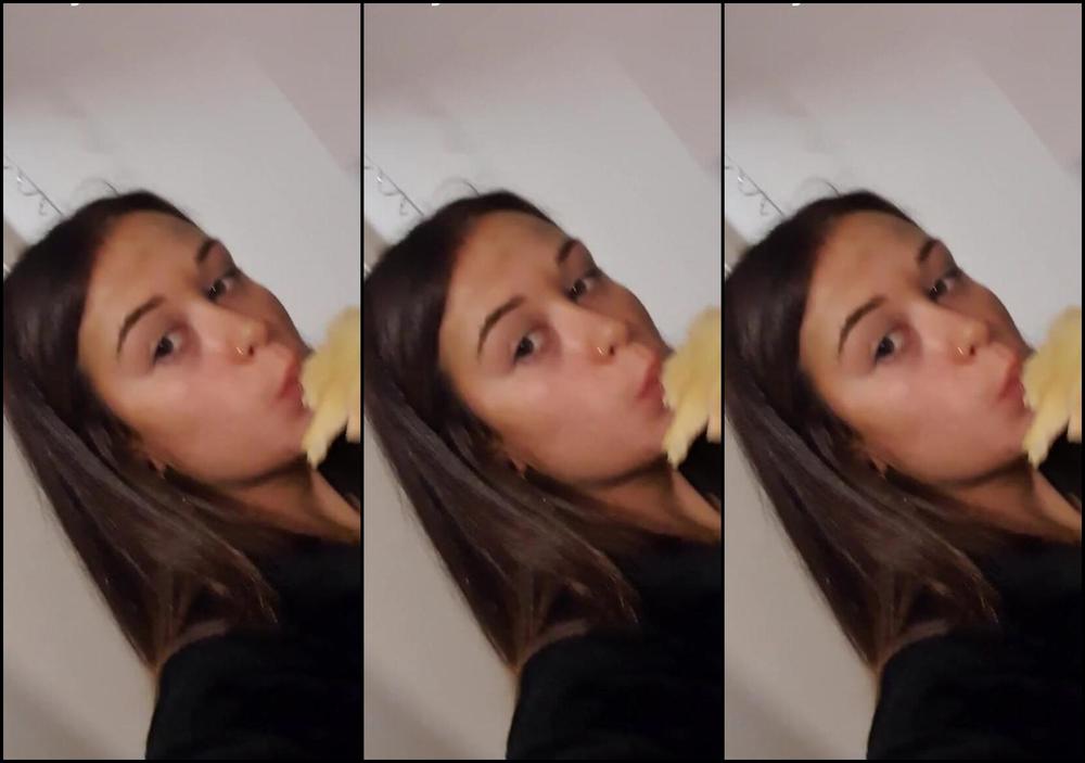 "HollyKitten" british, cheesemaking, fetish, mukbang, teens18plus Mukkbang Me Eating Cheese on toast manyvids