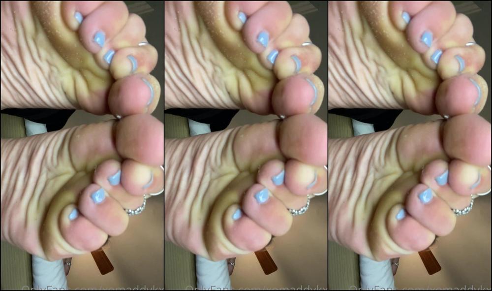 Xomaddykxo I Told You My Socks Were Gunna Stink Footboy But First Lick My Fucking Shoes