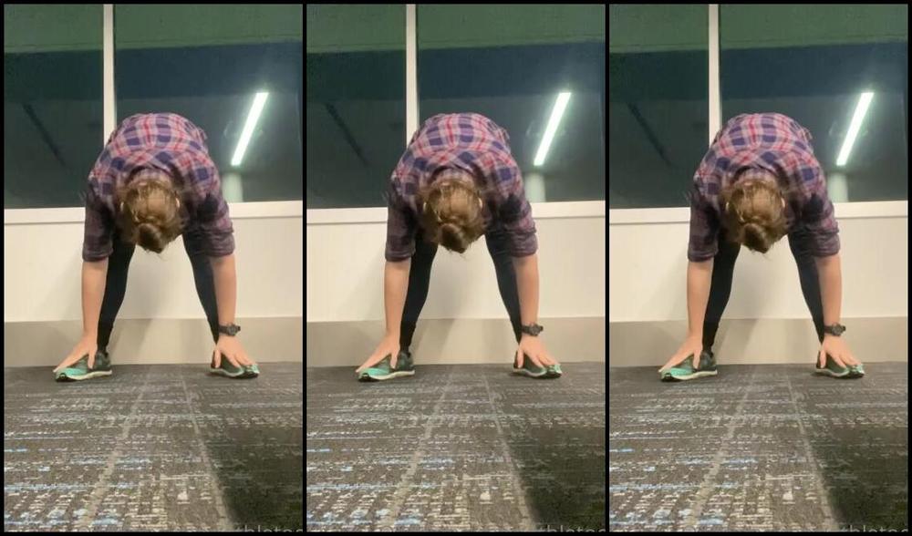Athletoes Nicknamed Athletoes Onlyfans Quick Stretch Between Flights