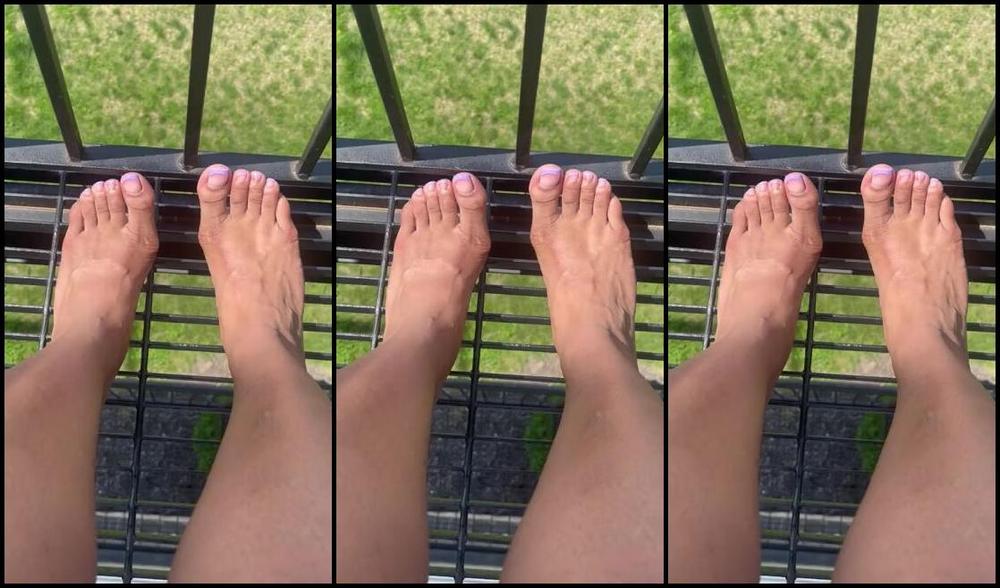 Thelbfeet Nicknamed Thelbfeet Onlyfans Let S Go Outside So You Can See Me Feet In The Sun Light I Want