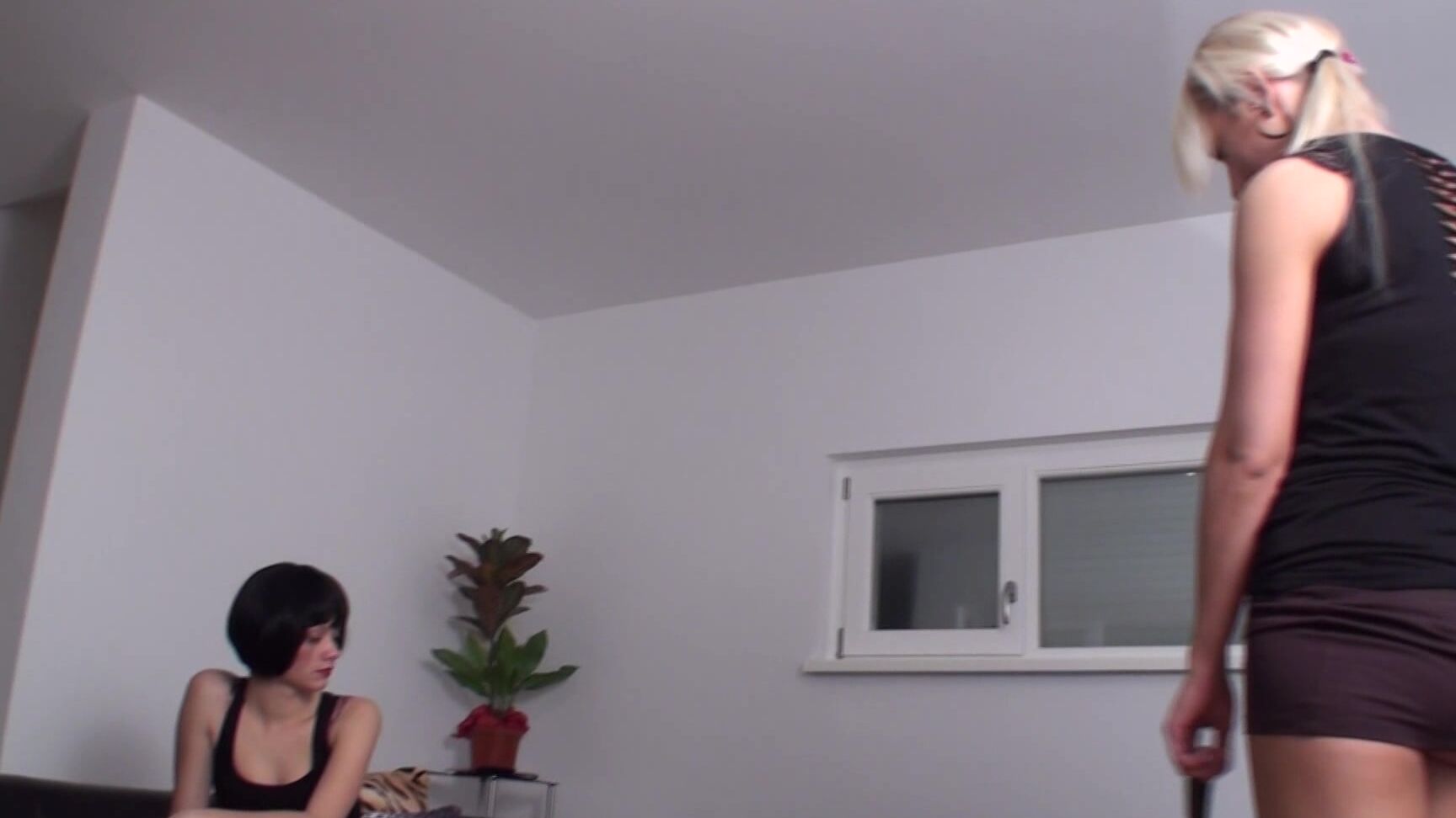 "Princess Lea, Princess Paris" Femdom, Pet Play Dog Training 9 Femdom-Austria.com