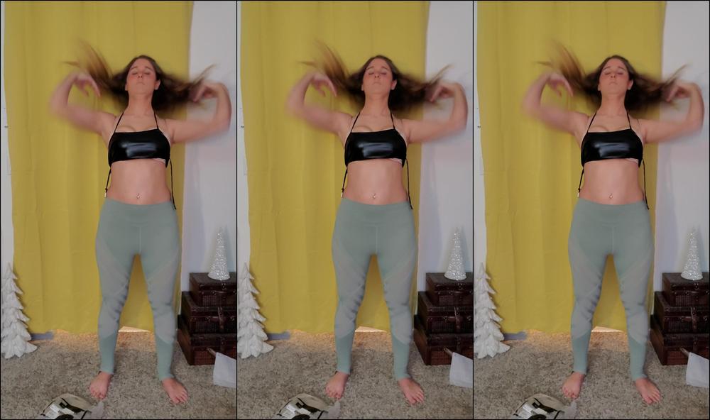 honeysuckle19-19-11-2020-1295560278-i-should-have-maybe-cut-this-in-half-but-anyways-enjoy-30-minutes-of-me-trying-on-clothes