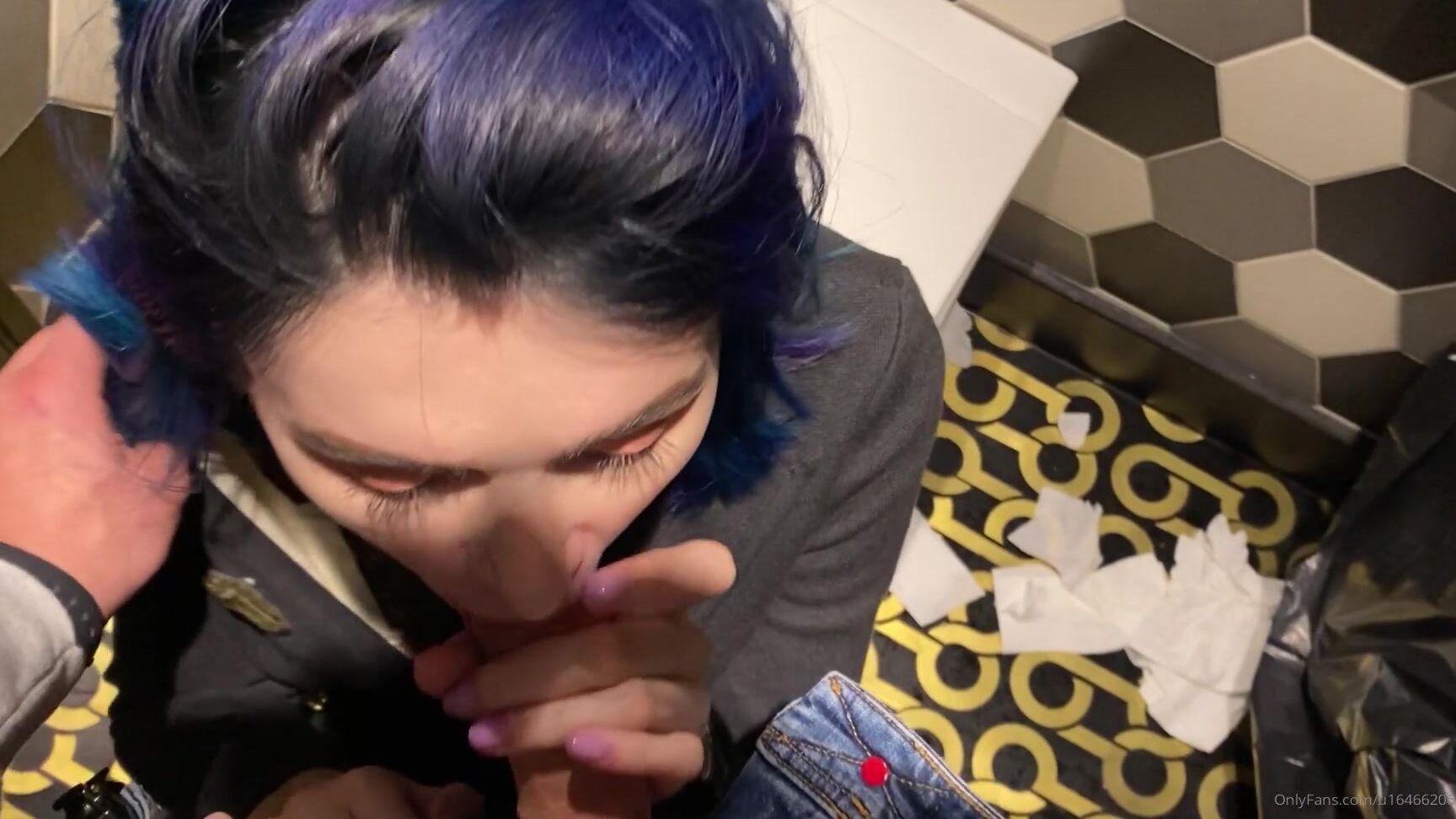 Avrora Sg See Me Sucking My Tinder Match Cock In Public Bath Somewhere In Tallinn Min Hd Vid