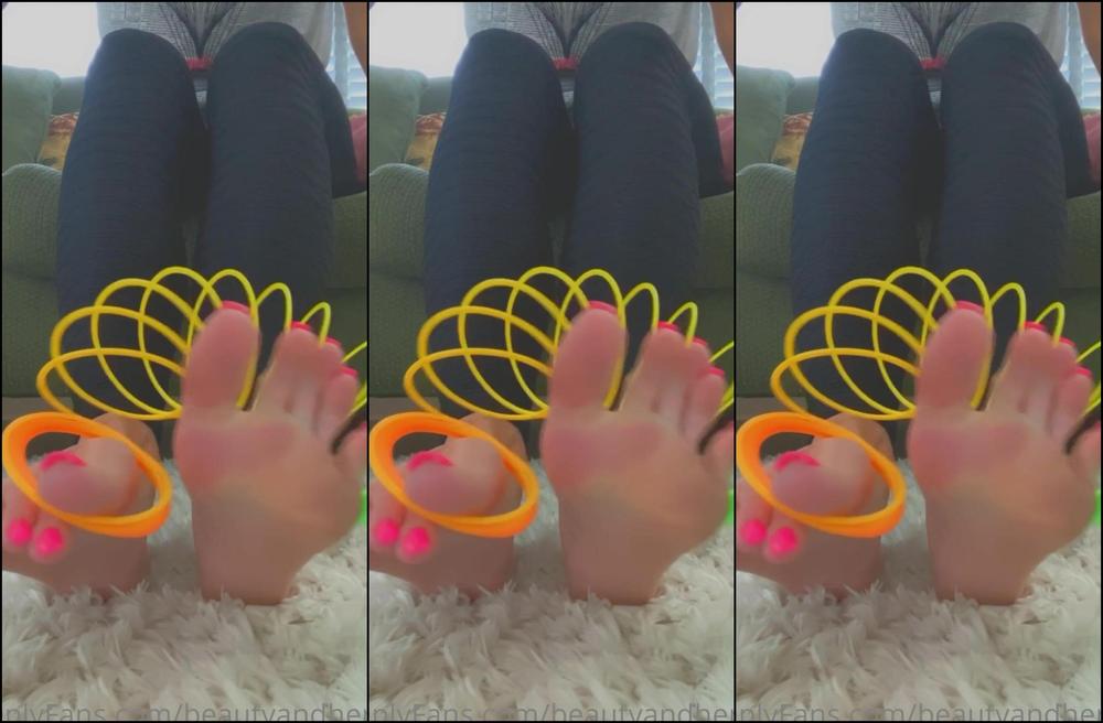 Beautyandherfeetz Added A Filter So The Slinky Colors Would Pop