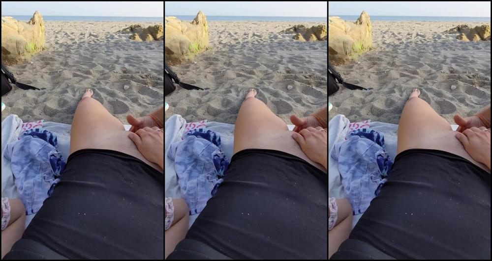 yummycouple-08-02-2022-2357123095-enjoy-some-real-spontaneous-sex-on-the-beach-feel-free-to-film-with-your-phone-