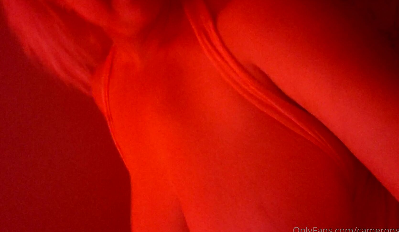 Cameronskye1 2447155657 05 06 2022 Licking My Nipples In Red Lights So Hot