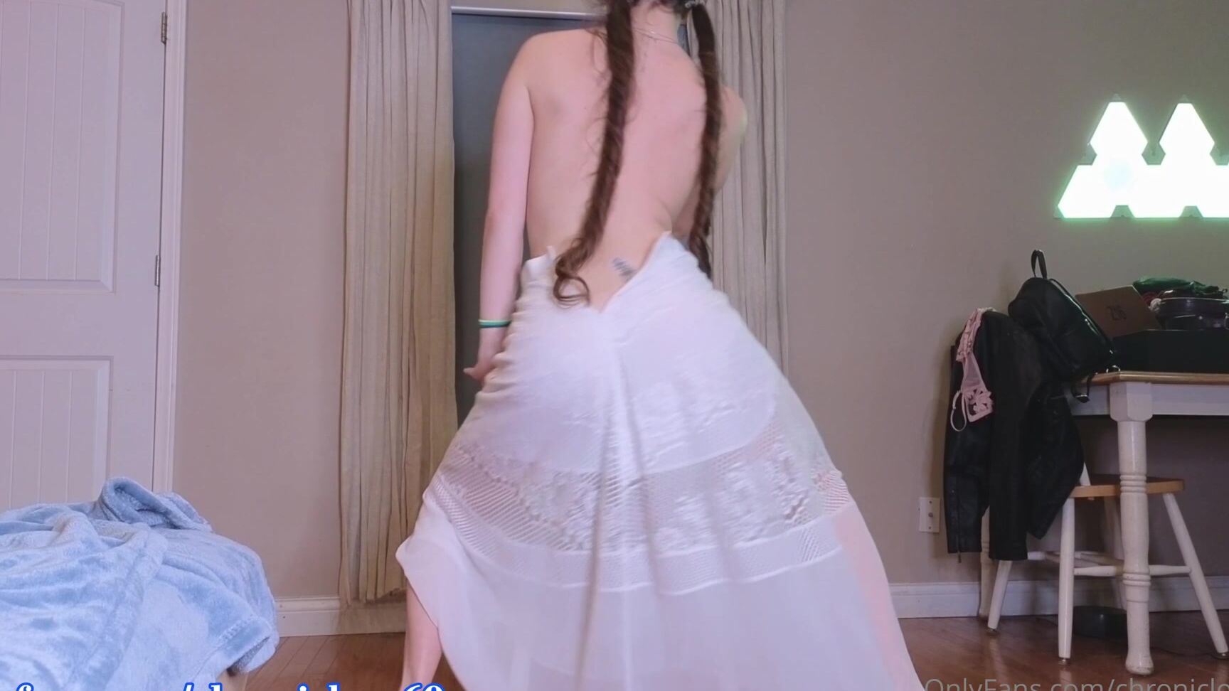 Chroniclove69 3025094905 03 27 2024 Seductive Bunny Strip Dance To Get You In The Festive Mood