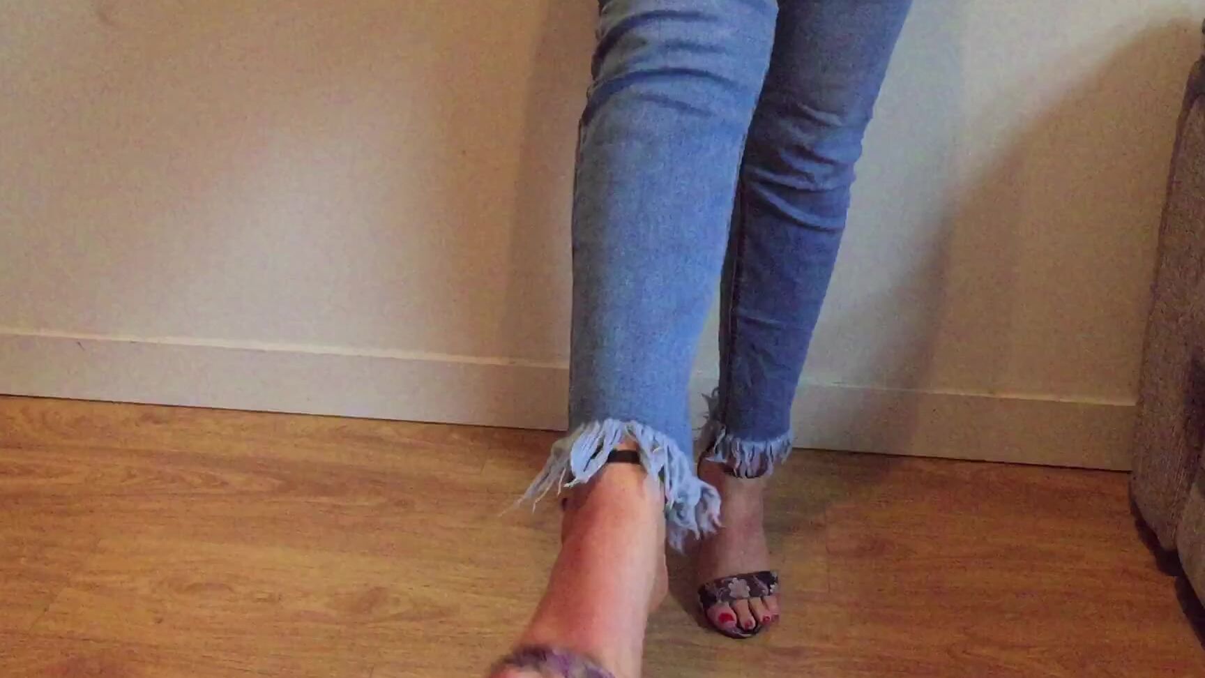 Uktittygoddess If You Like My Feet Show Me Some Love