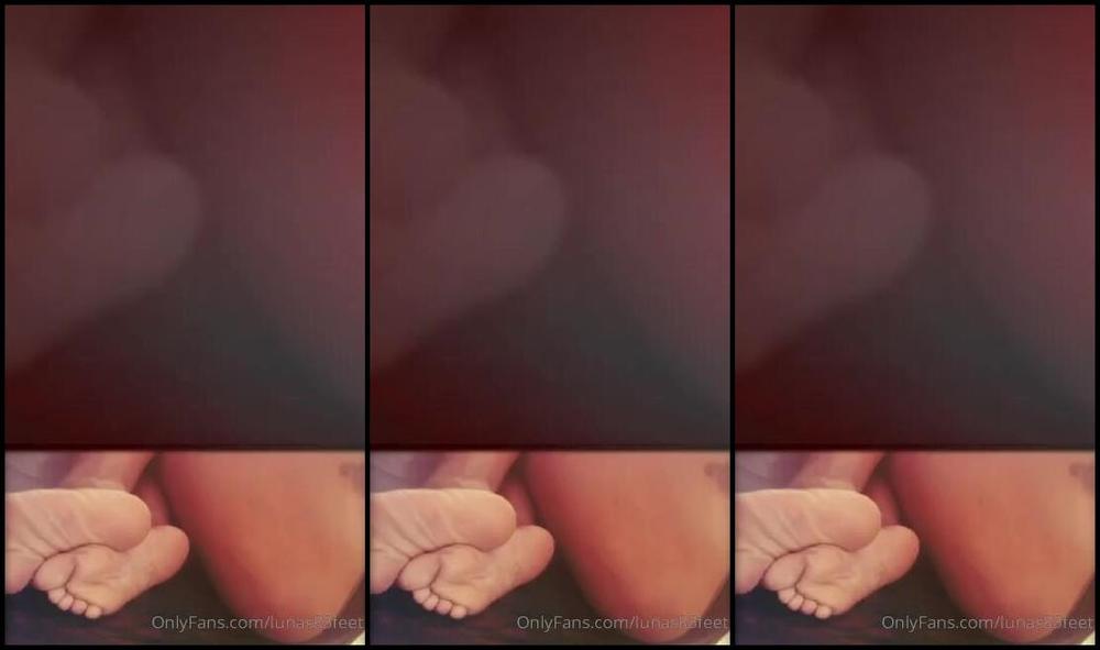 Selena Nicknamed Lunas83Feet Onlyfans Pedi In The Work