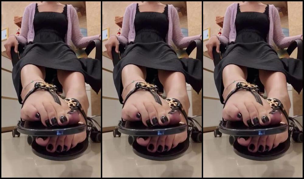 Miasexifeet4U Onlyfans 06 22 2024 Tony Burch Sandals Any Fans