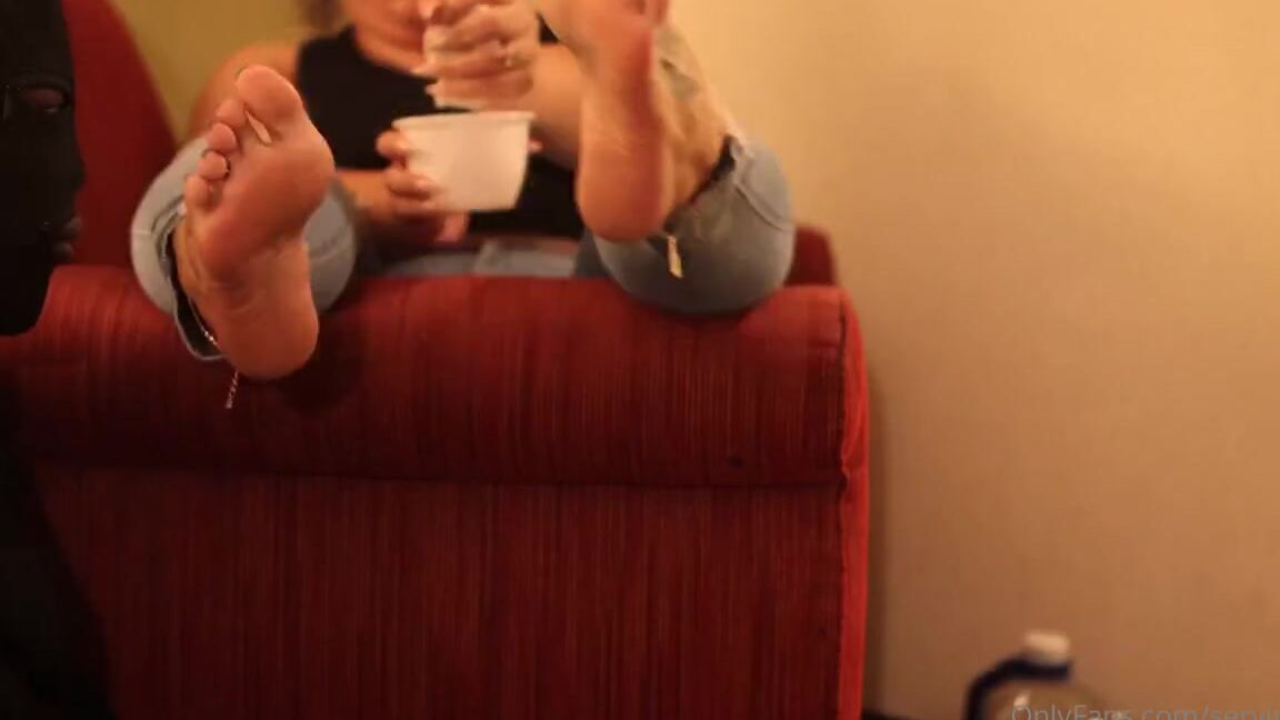 Servingbarefeet Aka Servingfet Onlyfans New Ppv Available