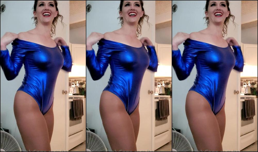 Terramizu So This Is How I Make Getting Naked So Not Sexy