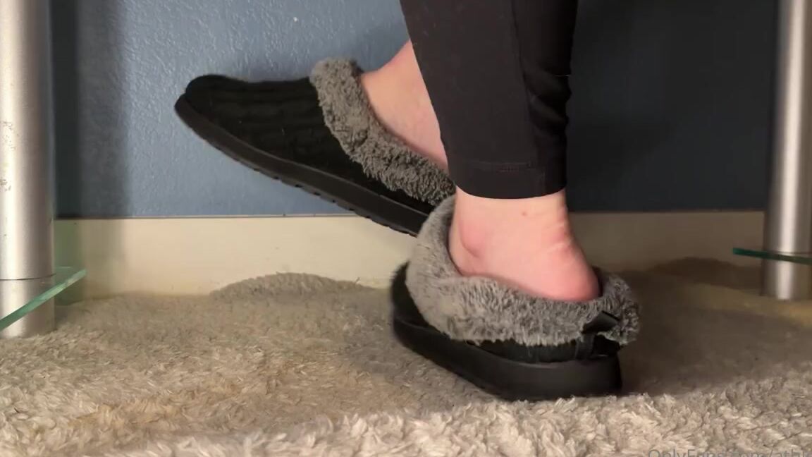 Athletoes Nicknamed Athletoes Onlyfans Some Home Office Under The Desk Fidgeting I Can Never Sit Still
