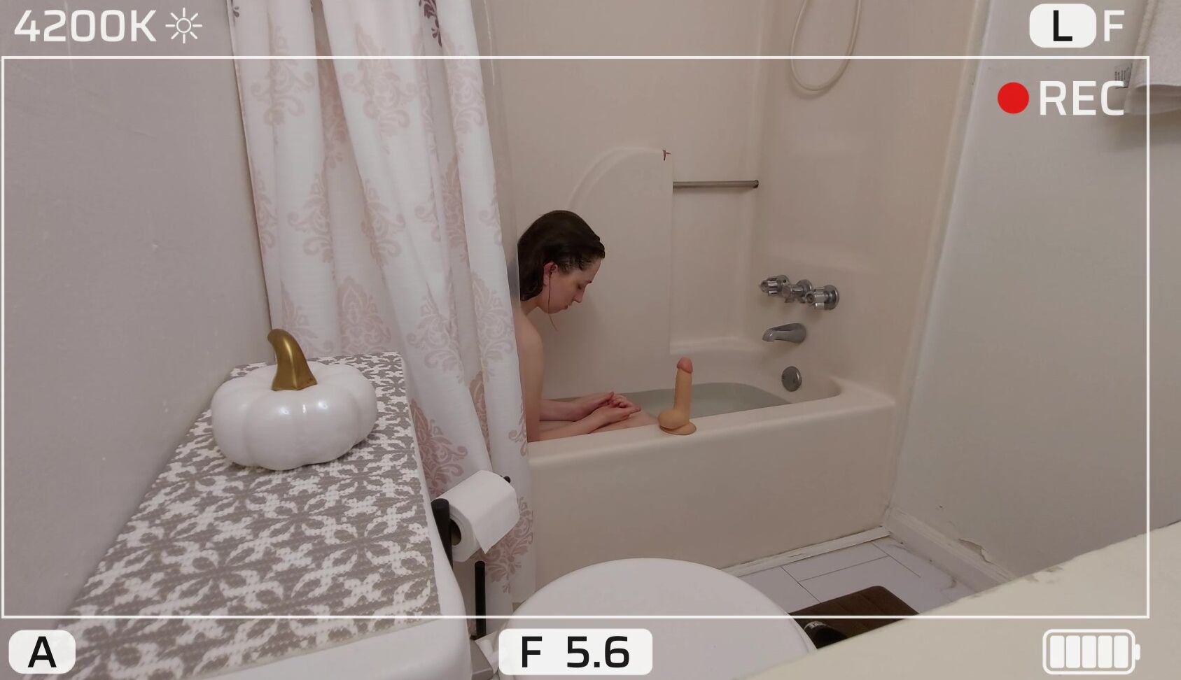 "Lizzymaestro" allnatural, bathtubfetish, hiddencam, mommyroleplay, voyeur Mommy Spy Cam manyvids