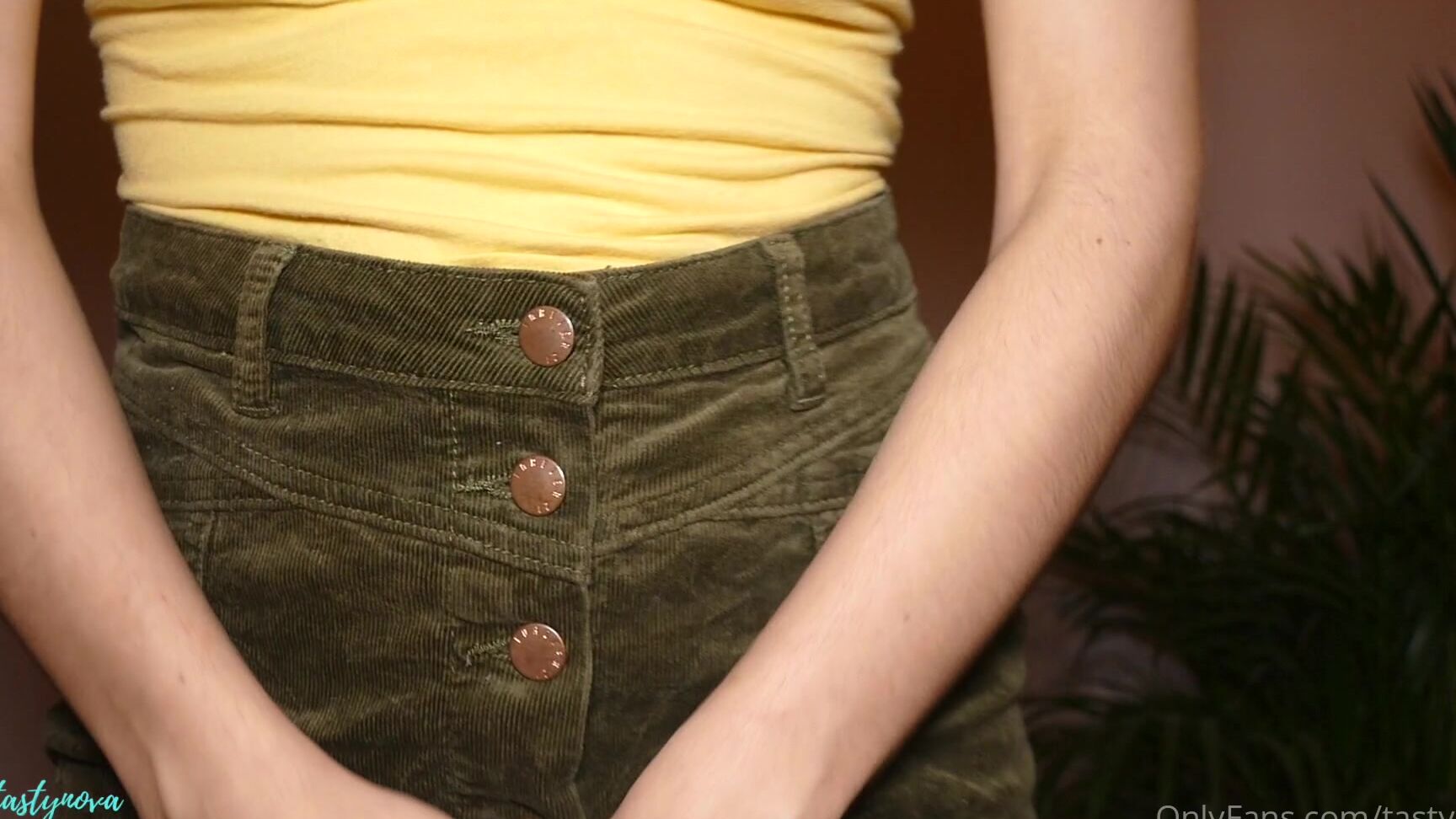 tastynova-16-03-2021-2055719242-here-s-a-longer-strip-video-out-of-4-different-outfits-tried-to-include-something-for-eve