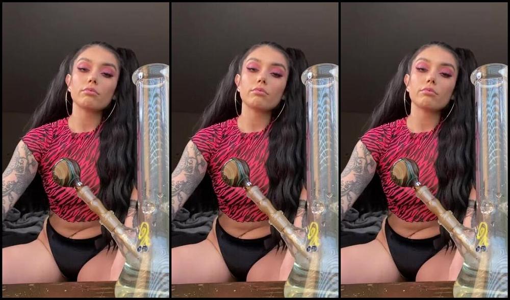 Valentina Fox Nicknamed Ineedvalentina Onlyfans Watch Me Smoke Your Money Away Then Send More Rym