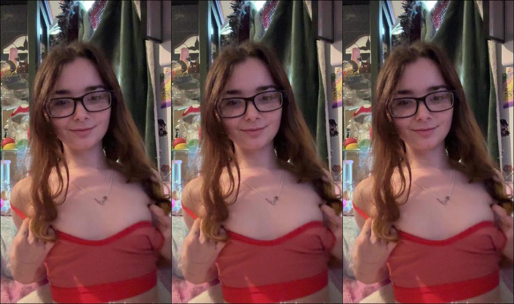 Therealaly 556975832459911168