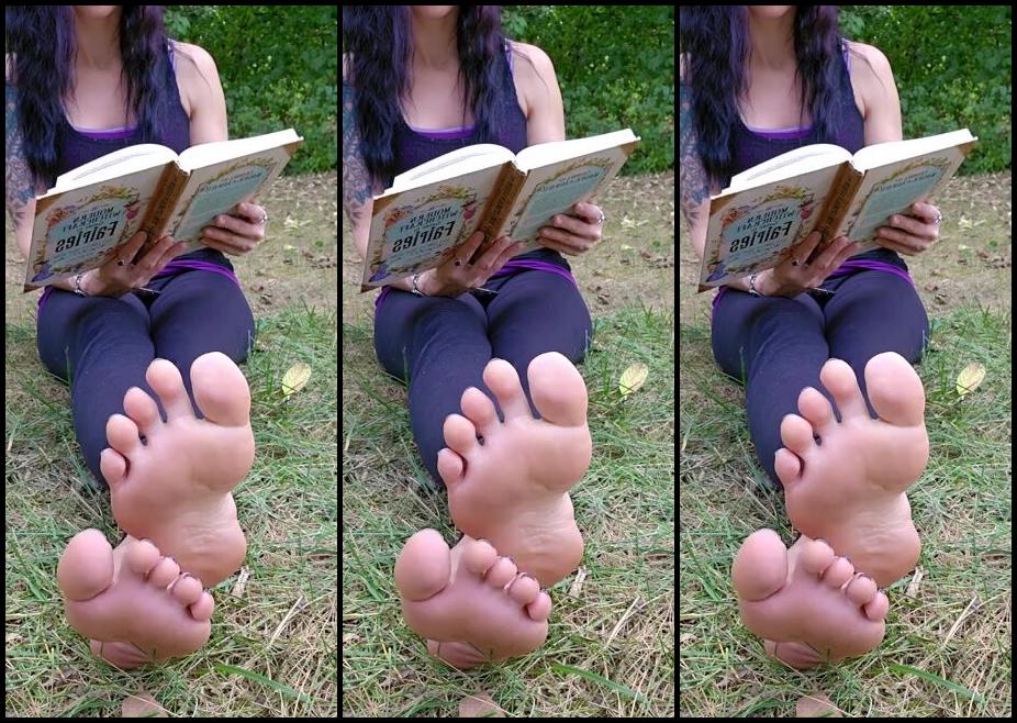 Mssjada Nicknamed Mssjada Onlyfans Reading My Book Outside While You Sit Next To Me And Stare At My Perfect Soles