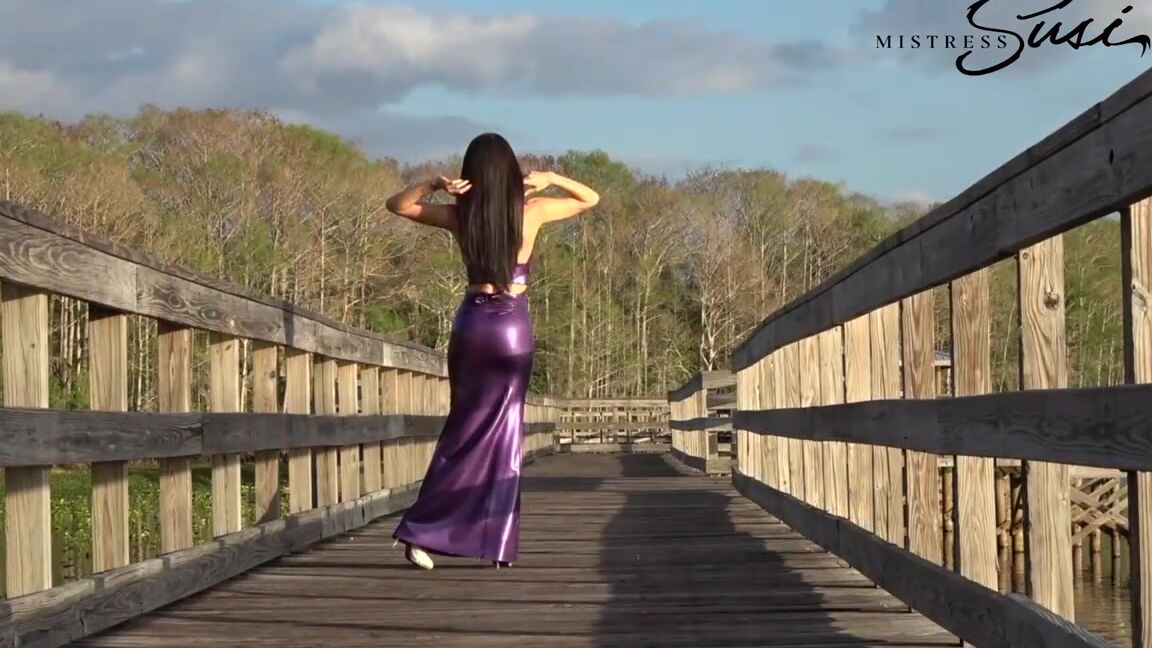 Mistress Susi Public Latex walk SiteRip