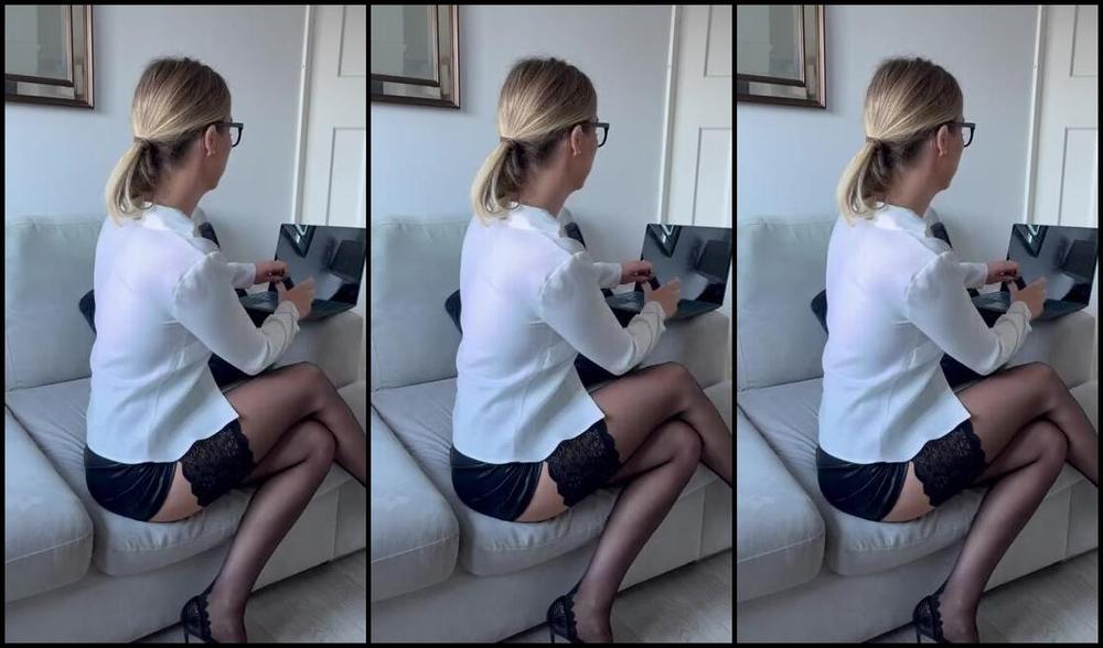 Alise Williams Aka Alisewilliams Onlyfans Mrs Williams Comes Home To Mark Your Homework But Wants To Dorogy Things P