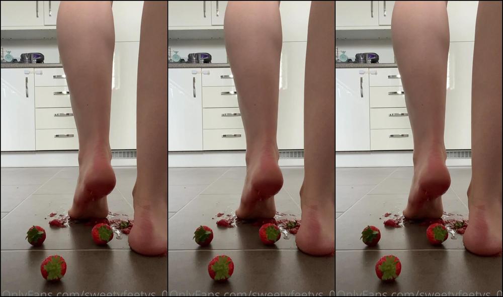 Sweetyfeetys Who Loves Food Crushing I Loved The Feeling Of The Strawberries Squirting Under My F